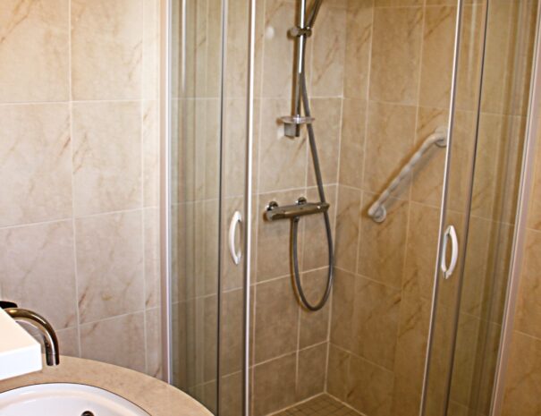 salle de bain pour louer une chambre d'hôte Veuzain sur Loire